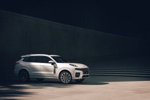 Lynk & Co 09